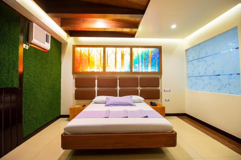 Hotel Dreamworld Las Piñas מראה חיצוני תמונה