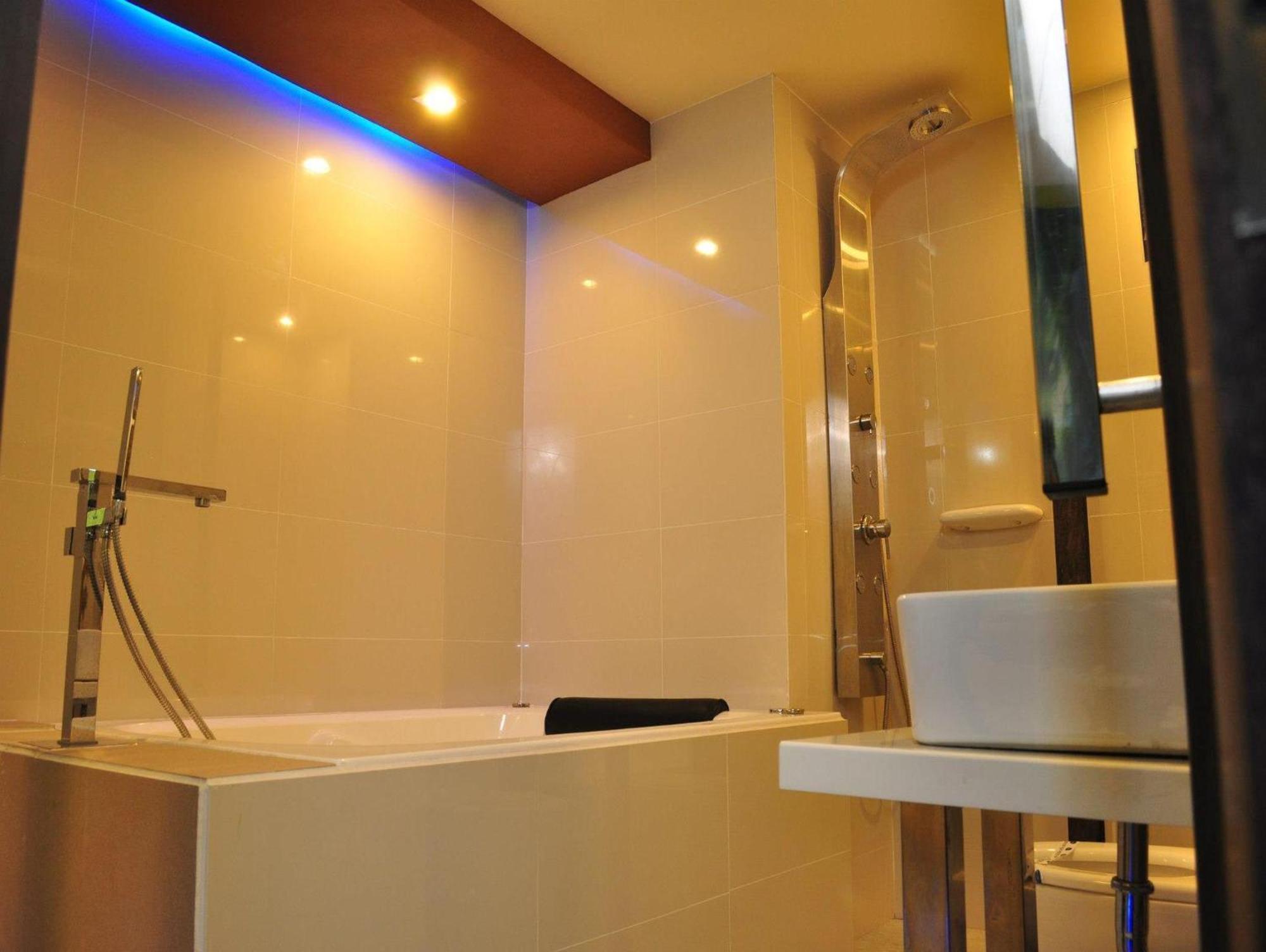 Hotel Dreamworld Las Piñas מראה חיצוני תמונה